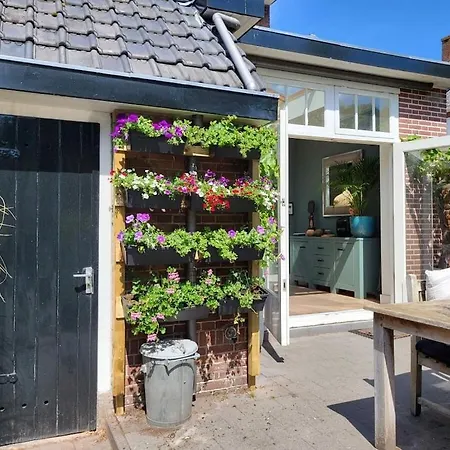 In With Swimming Pool Feriehus Naarden