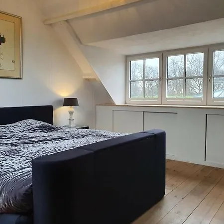 In With Swimming Pool Feriehus Naarden